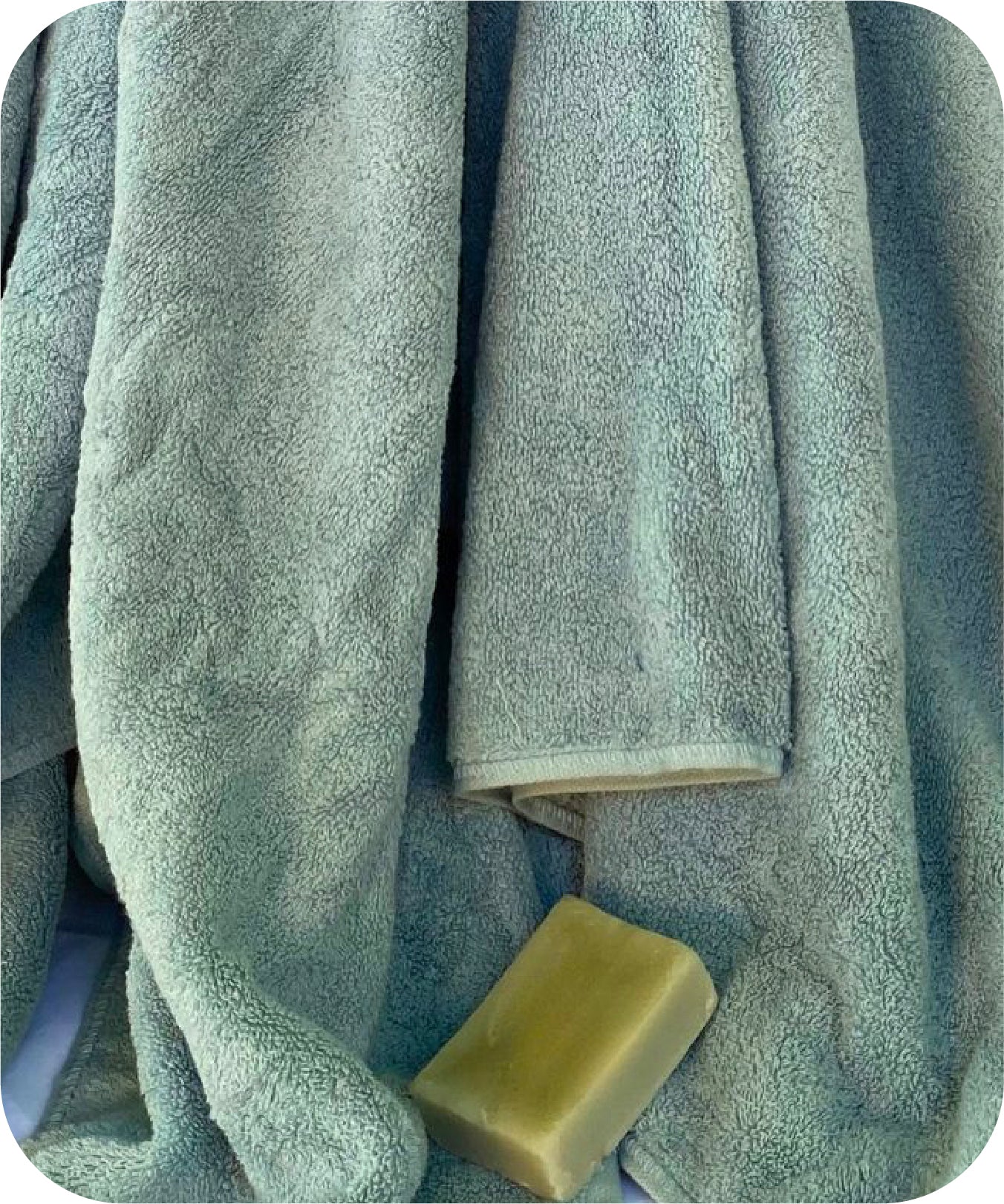 Hydrangea Bath Towel (55" L x 27" W)